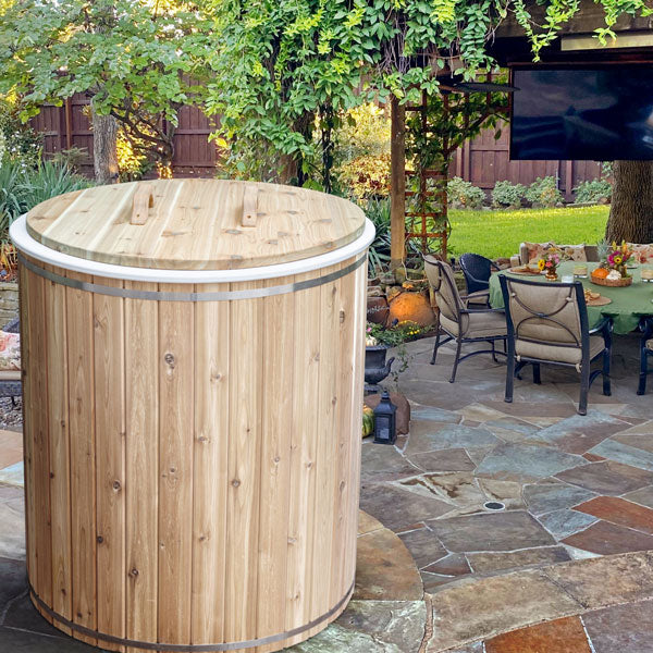 LeisureCraft Baltic Cold Plunge Tub – Canadian Cedar Wellness Barrel